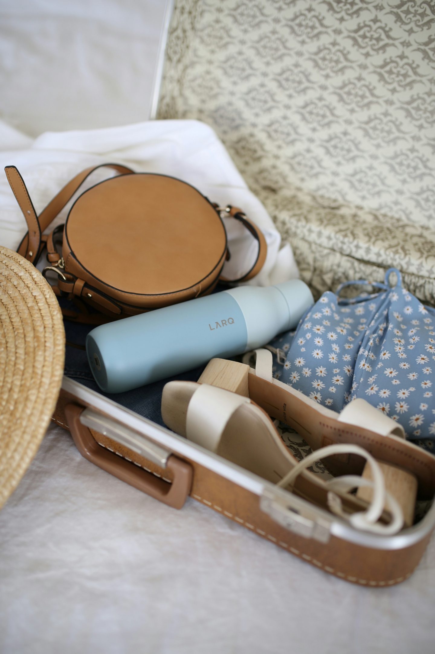 Platzsparend Koffer packen: 10 effektive Tipps für stressfreies Reisen 11 Platzsparend Koffer packen: 7 effektive Tipps für stressfreies Reisen